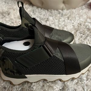 Sorel Kinetic Sneakers - women’s 9.5
